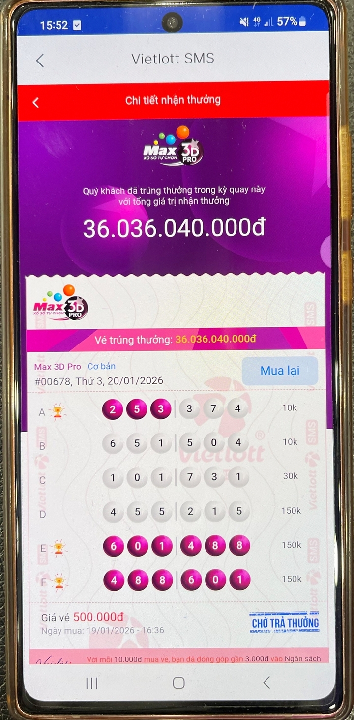 Màn hình điện thoại báo tin nhắn trúng thưởng của anh B. (Ảnh: Đại Việt)