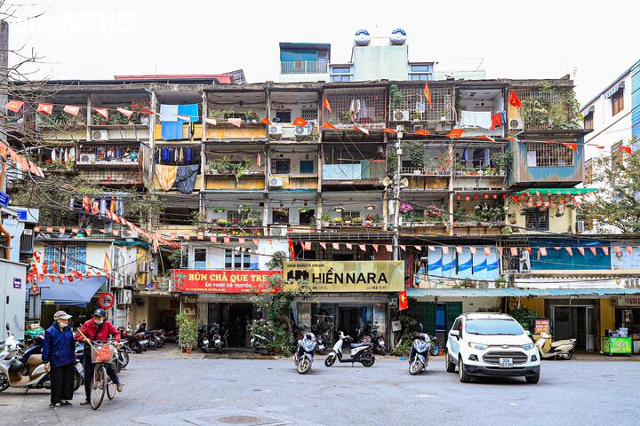 Vừa qua, Phó Chủ tịch Thường trực UBND TP Hà Nội Dương Đức Tuấn ký ban hành Kế hoạch số 23 về kiểm định, đánh giá chất lượng các chung cư cũ trên địa bàn thành phố.