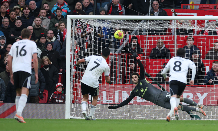 Jimenez thắp hy vọng cho Fulham. (Ảnh: Reuters)