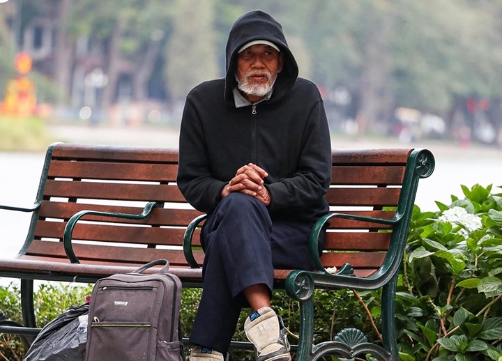 Miền Bắc rét đậm khiến người di chuyển từ vùng nóng dễ sốc nhiệt lạnh. (Ảnh minh hoạ: Viên Minh)