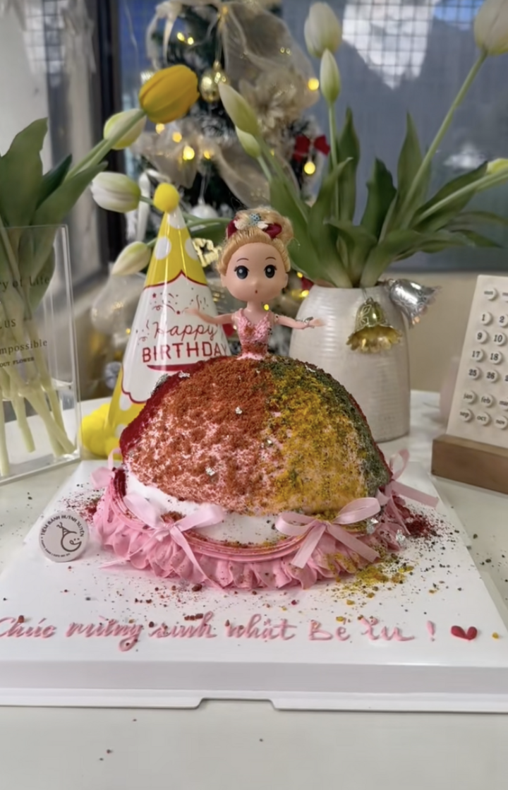 Kịch tính như 'mở túi mù', trend bánh kem chảy váy công chúa gây sốt TikTok - 5