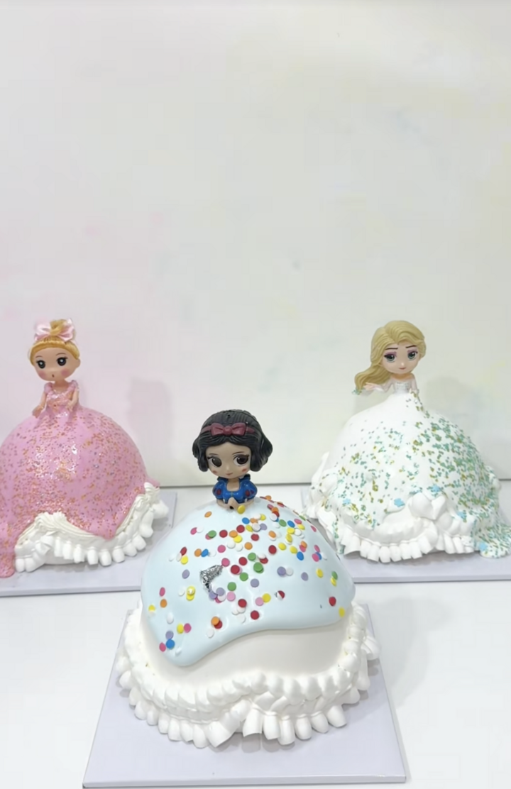 Kịch tính như 'mở túi mù', trend bánh kem chảy váy công chúa gây sốt TikTok - 6