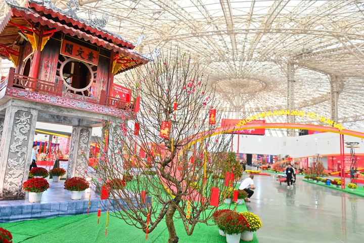 Các công trình biểu tượng của Hà Nội đều được mang tới Hội chợ, tạo nên không gian du lịch văn hoá sôi động.