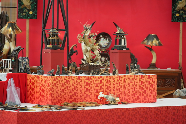 Những bộ nội thất gỗ tinh xảo hay đồ thủ công mỹ nghệ độc đáo cũng là lựa chọn hàng đầu để tân trang nhà cửa đón năm mới.