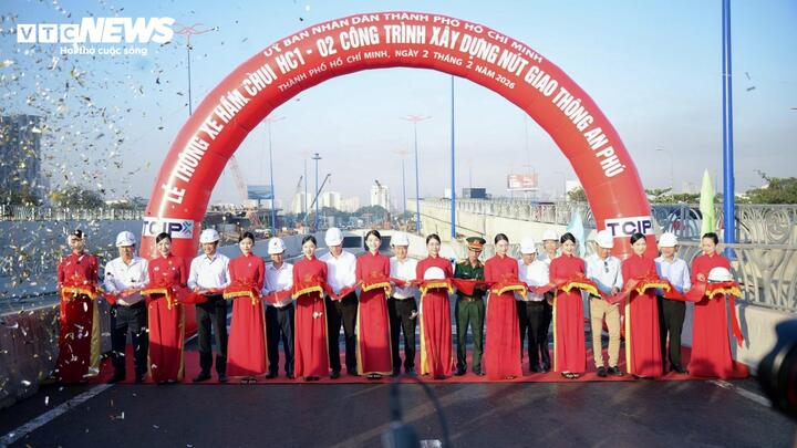 Lãnh đạo TP.HCM cắt băng lễ thông xe hầm chui nút giao An Phú.
