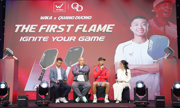 Quang Dương (áo đỏ)