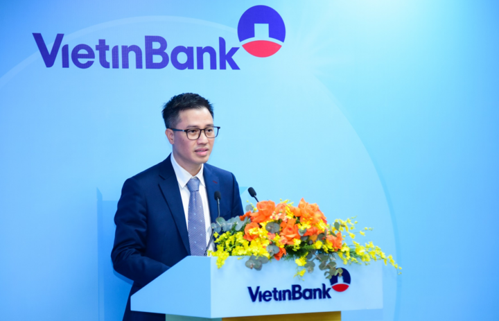 Ông Trần Hoài Nam – Phó Giám đốc Khối KHDN VietinBank nhấn mạnh SLL là một công cụ tài chính bền vững linh hoạt, giúp gắn trực tiếp hiệu quả tài chính với kết quả thực hiện các mục tiêu ESG của doanh nghiệp.