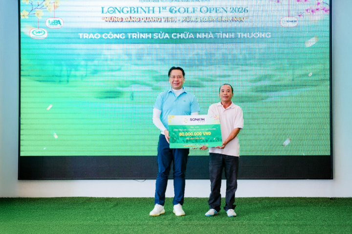 Và hỗ trợ sửa chữa nhà tình thương cho gia đình có hoàn cảnh khó khăn.