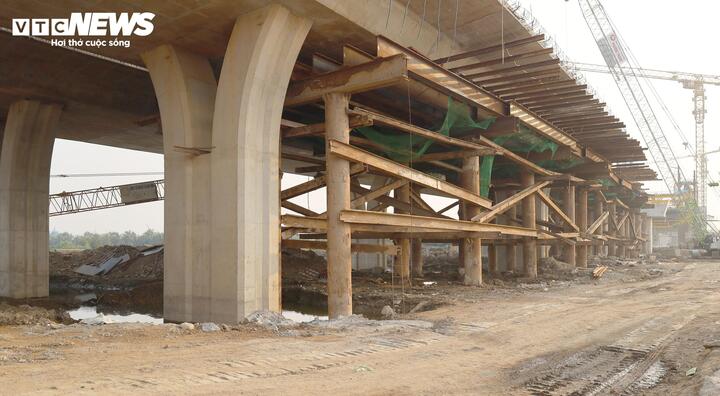 Hình hài cầu vượt sông Lạch Tray hơn 2.000 tỷ đồng sau 13 tháng thi công - 4