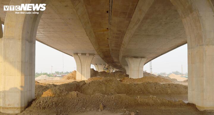 Hình hài cầu vượt sông Lạch Tray hơn 2.000 tỷ đồng sau 13 tháng thi công - 6