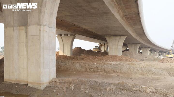 Hình hài cầu vượt sông Lạch Tray hơn 2.000 tỷ đồng sau 13 tháng thi công - 7