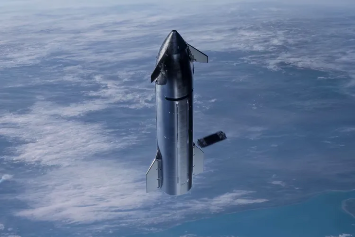 Tàu Starship của SpaceX trong chuyến bay thử nghiệm. (Ảnh: SpaceX)