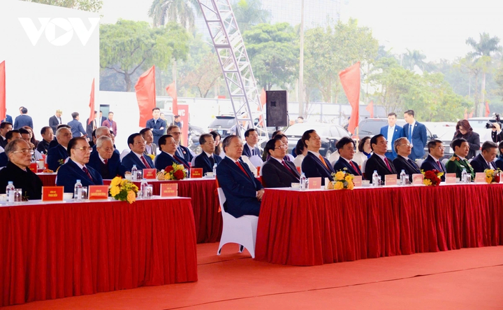 Lãnh đạo và nguyên Lãnh đạo Đảng, Nhà nước dự lễ khởi công.