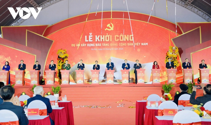 Tổng Bí thư Tô Lâm và các lãnh đạo, nguyên lãnh đạo Đảng, Nhà nước thực hiện nghi thức khởi công dự án.