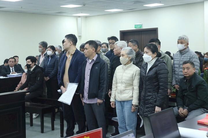 Các bị cáo tại toà.