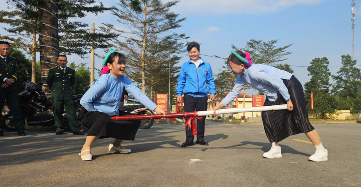 Thắm tình Xuân Biên phòng tại xã vùng biên Quảng Ninh - 3