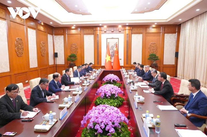 Bộ trưởng Lê Hoài Trung hội đàm với Bộ trưởng Trung Quốc Vương Nghị - 2