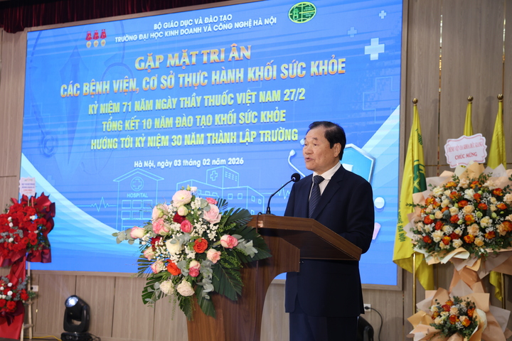 PGS. TS Phạm Dương Châu – Phó Hiệu trưởng phụ trách Nhà trường.