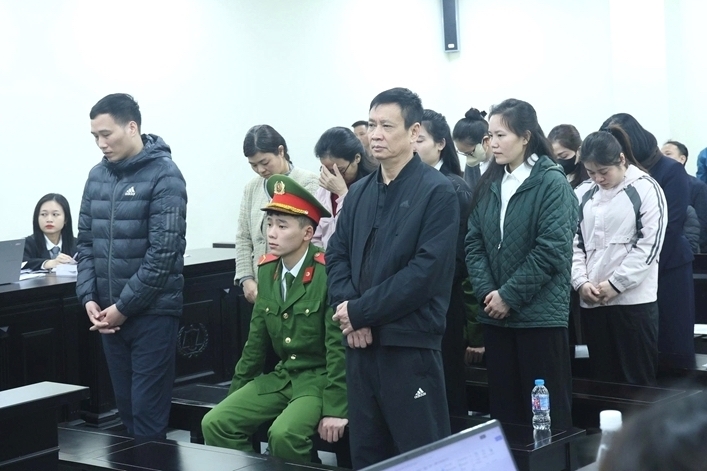 Các bị cáo tại toà.