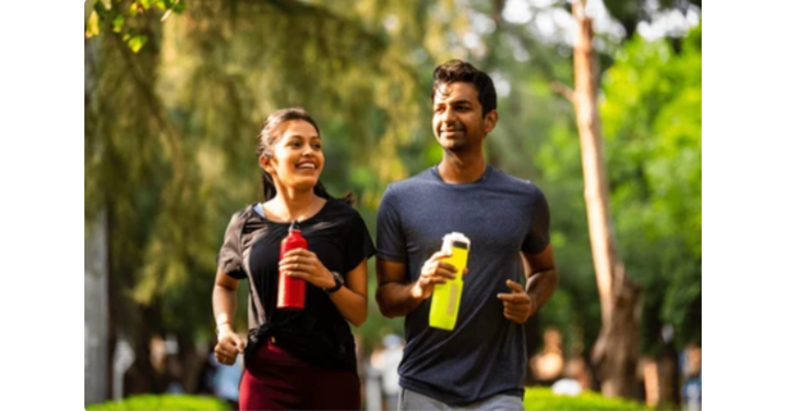 Chạy bộ là hình thức vận động đơn giản nhưng mang lại nhiều lợi ích cho sức khỏe (Ảnh: Shutterstock)