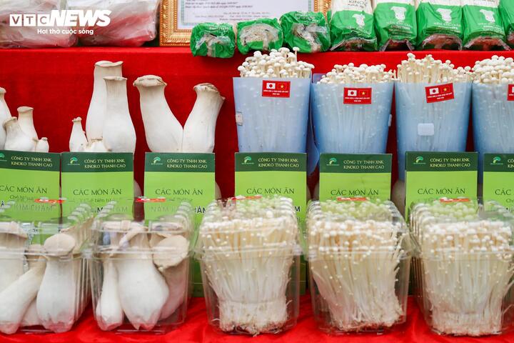 Khách ưa chuộng, hơn 200kg nấm sạch bán hết sau 2 ngày đầu hội chợ Mùa Xuân 2026 - 9