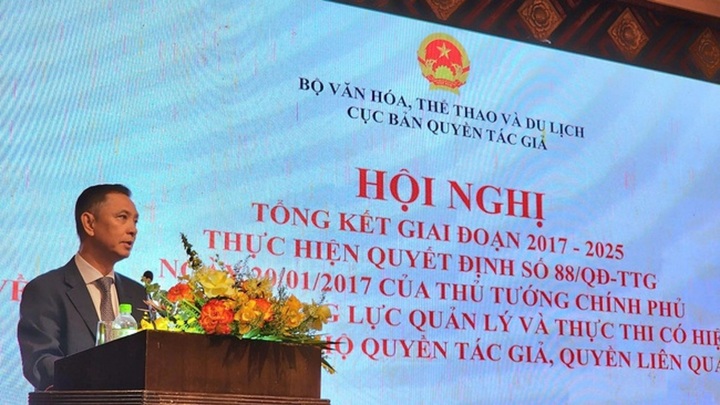 Ông Trần Hoàng, Cục trưởng Cục Bản quyền tác giả phát biểu tại hội nghị.