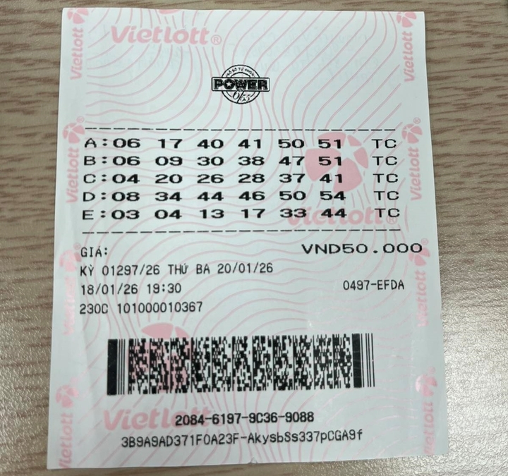 Tấm vé may mắn của ông N. (Ảnh: Đại Việt)