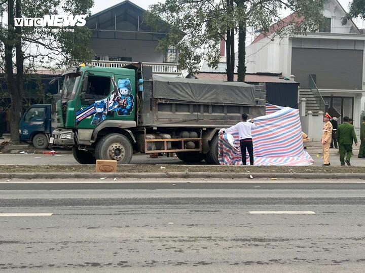 Hiện trường vụ tai nạn giao thông khiến Trung tá Hải hy sinh. (Ảnh: Văn Chương)