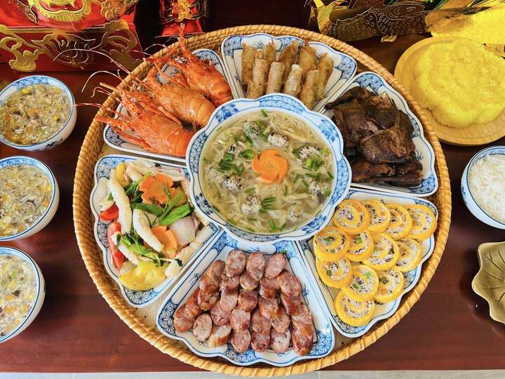 Gợi ý mâm lễ cúng ông Công ông Táo. (Ảnh: Nguyễn Hồng Thúy)