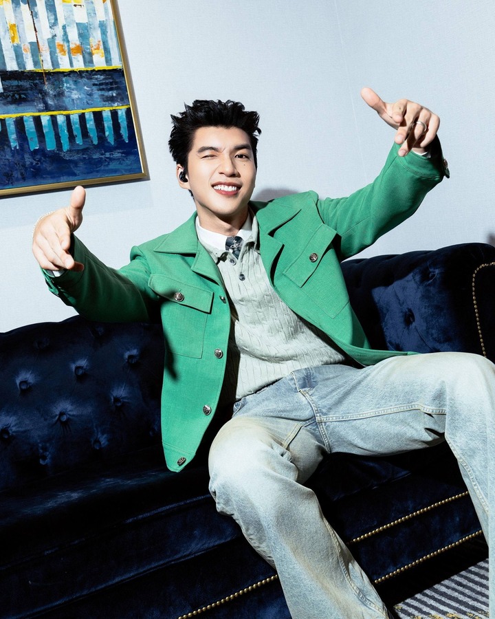 Người tuổi Dần hợp với các gam màu xanh lá, xanh dương và đen ánh sáng. (Ảnh: HIEUTHUHAI)