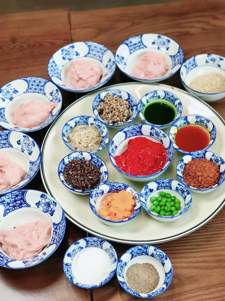 Mọc vân ám vừa cần nhiều nguyên liệu, vừa cầu kỳ trong cách chế biến.