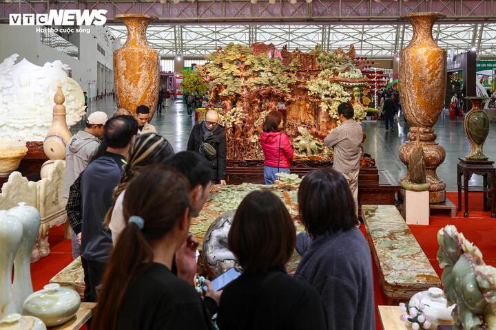 Choáng ngợp loạt siêu phẩm đá quý gần 10 tỷ đồng tại hội chợ Mùa Xuân 2026 - 16