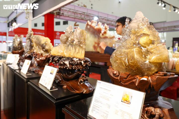 Choáng ngợp loạt siêu phẩm đá quý gần 10 tỷ đồng tại hội chợ Mùa Xuân 2026 - 13