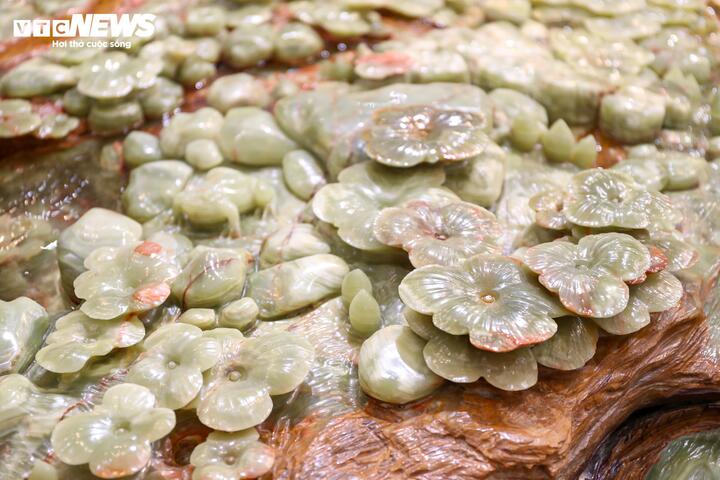 Choáng ngợp loạt siêu phẩm đá quý gần 10 tỷ đồng tại hội chợ Mùa Xuân 2026 - 8