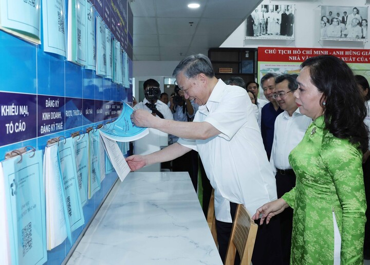 Tổng Bí thư Tô Lâm khảo sát thực tế mô hình chính quyền địa phương 2 cấp tại TP.HCM, ngày 29/6/2025 (Ảnh: TTXVN)
