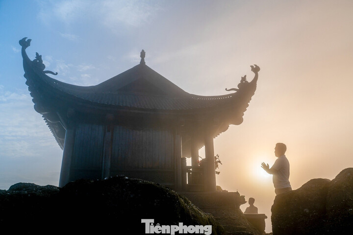 Chùa Đồng, Yên Tử thu hút hàng trăm nghìn lượt khách về chiêm bái mỗi năm.