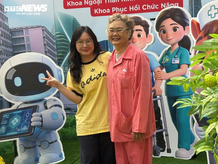 Ngập tràn sắc xuân giữa lòng bệnh viện - 11