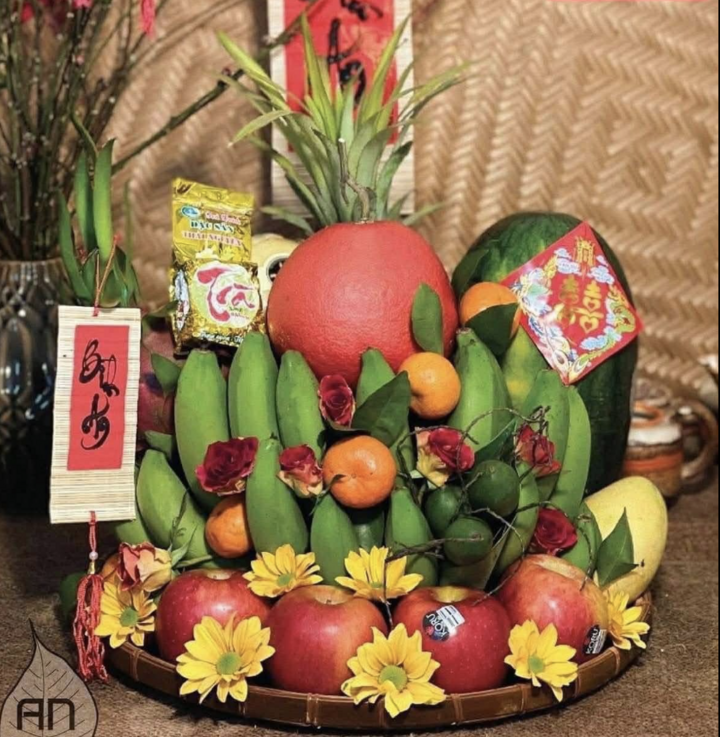 Cách bày trang trí mâm ngũ quả miền Bắc theo truyền thống. (Ảnh: Ngọc Mỹ)