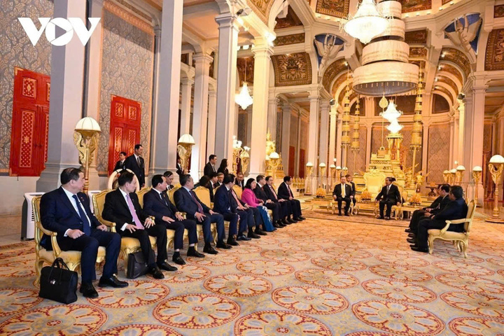 Tổng Bí thư Tô Lâm cùng đoàn đại biểu cấp cao hai nước tại buổi hội kiến.