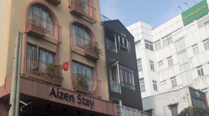 Căn nhà cháy đang được sửa chữa.