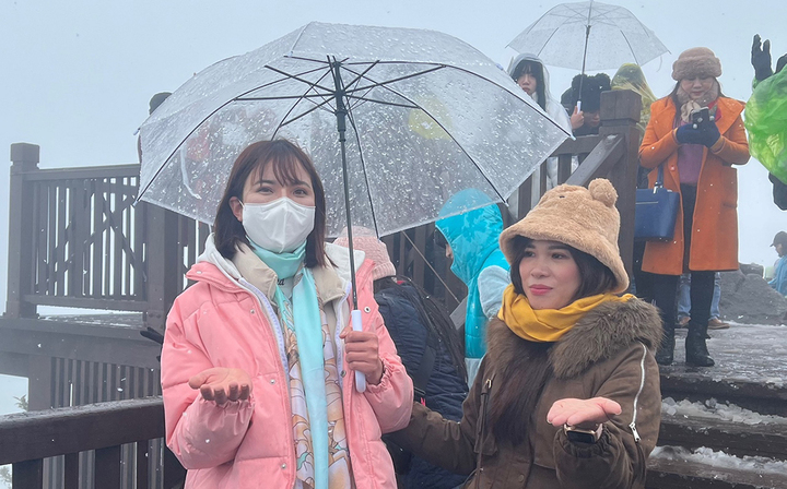 Trong đợt không khí lạnh mạnh sắp tới, miền Bắc có thể xuất hiện mưa tuyết đầu tiên trong năm. (Ảnh minh hoạ)