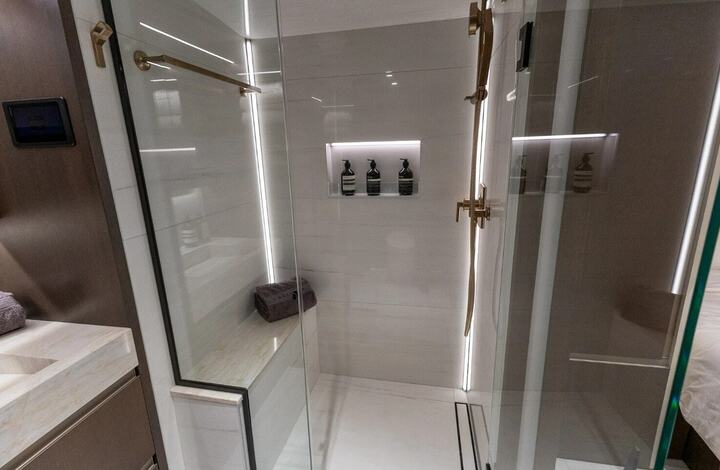 Khám phá nhà di động Loki Prevost sang trọng, giá 54 tỷ đồng - 10