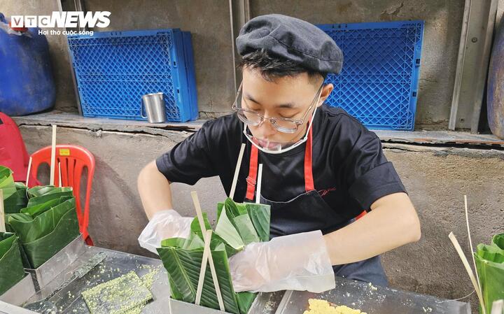Bên trong xưởng bánh chưng làm bằng máy ở TP.HCM - 11