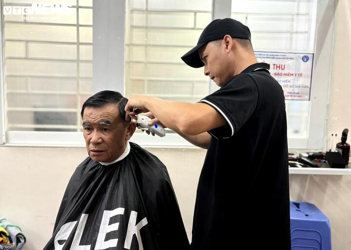 Phiên chợ Tết đặc biệt với bệnh nhân nghèo ở TP.HCM - 10