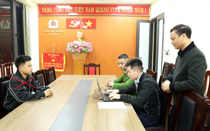 Cán bộ điều tra ghi lời khai của Trần Quốc Đại.