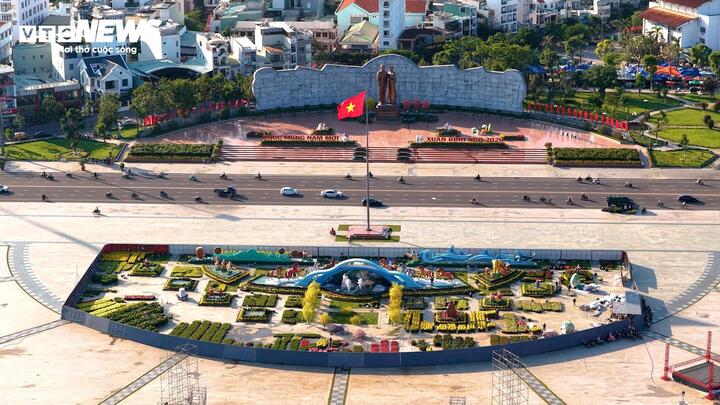 Ngày 8/2, đại diện lãnh đạo Sở VH-TT&DL tỉnh Gia Lai thông tin, cụm linh vật mừng Xuân Bính Ngọ 2026 sẽ được tỉnh khánh thành và trưng bày tại Quảng trường Nguyễn Tất Thành, phường Quy Nhơn vào ngày mai 9/2 (22 tháng Chạp).