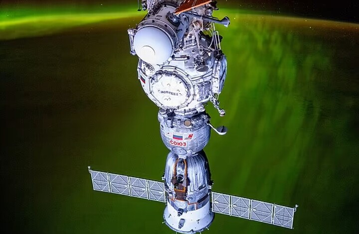 Ngắm cực quang đáng kinh ngạc từ không gian vũ trụ - 2