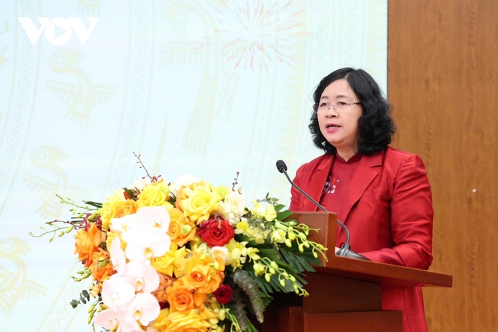 Ủy viên Bộ Chính trị, Chủ tịch Ủy ban Trung ương MTTQ Việt Nam Bùi Thị Minh Hoài dự buổi gặp mặt.