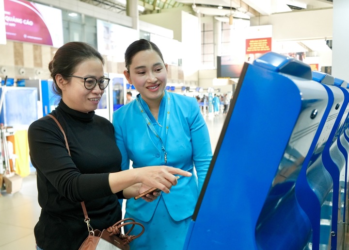 Vietnam Airlines Group khuyến nghị hành khách chủ động làm thủ tục trực tuyến trước chuyến bay.