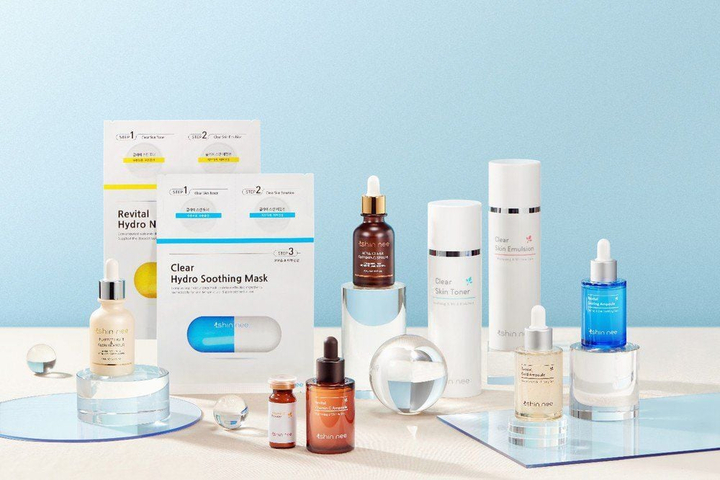 Bộ mỹ phẩm chăm sóc da là món quà Valentine lý tưởng cho phái nữ.